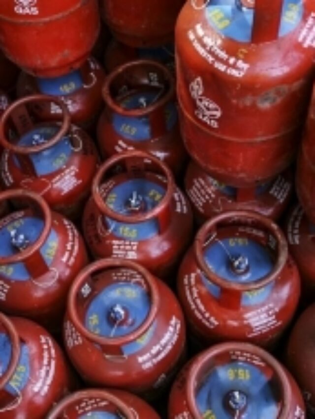 LPG Gas Cylinder: एलपीजी गैस सिलेंडर फिर से सस्ते दाम पर मिलेंगे! जानें आज के प्राइस