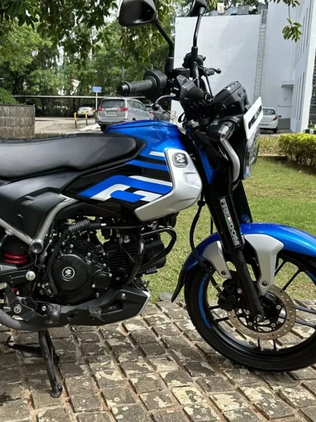 Bajaj Freedom 125: बजाज ने लॉन्च की दुनिया की पहली CNG बाइक, 330Km रेंज और कीमत है इतनी