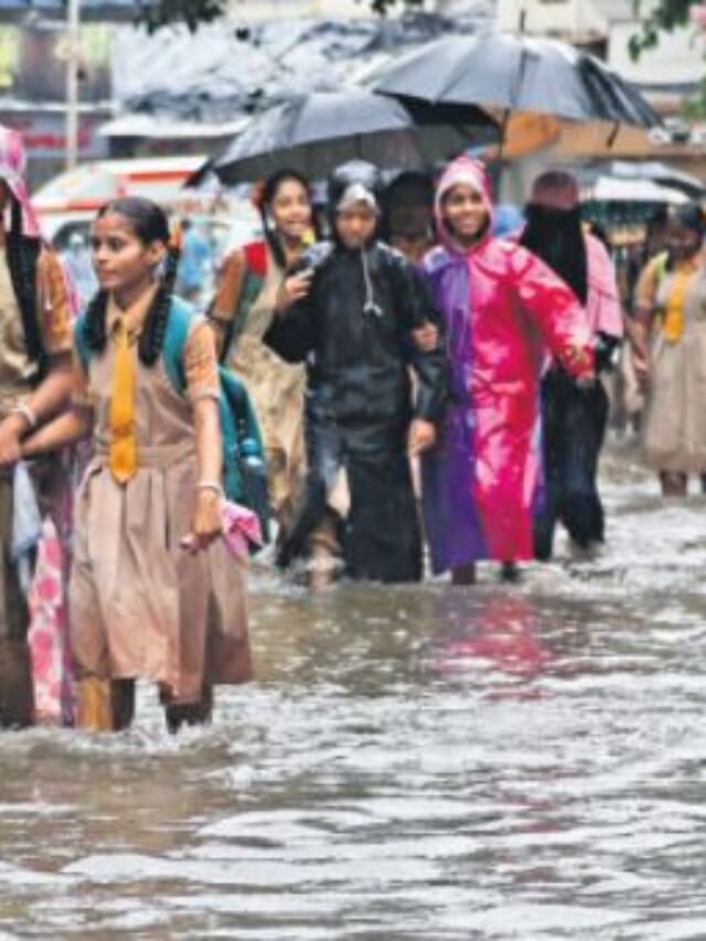 Monsoon Update: प्लीज घरों से निकलें संभलकर, यूपी सहित इन 13 राज्यों में भारी बारिश की चेतावनी जारी